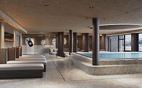 Aparthotel Familiaris - Family Apartments - Pools & Spa In Dolomites