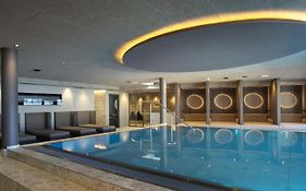 Aparthotel Familiaris - Family Apartments - Pools & Spa In Dolomites