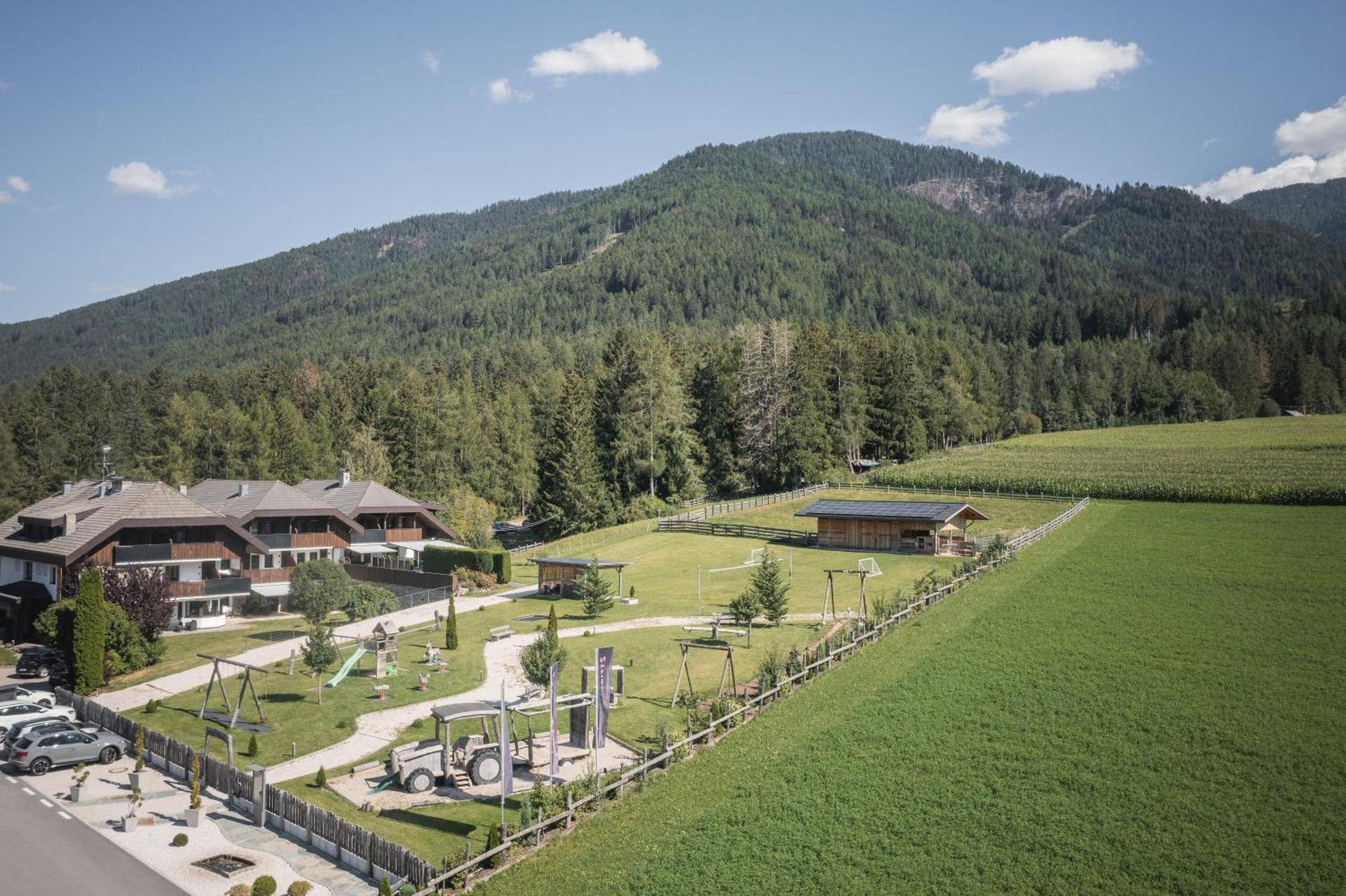 Family Aparthotel Winklwiese Valdaora Esterno foto