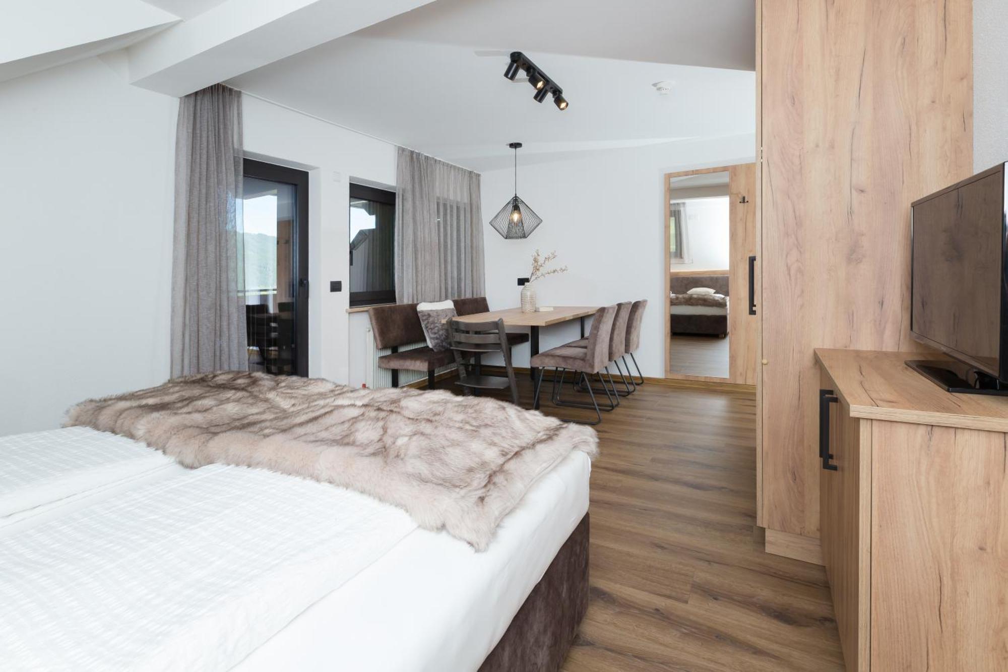 Family Aparthotel Winklwiese Valdaora Esterno foto